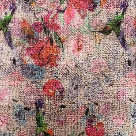 Medium Lularoe Amelia - Picture 2 of 2